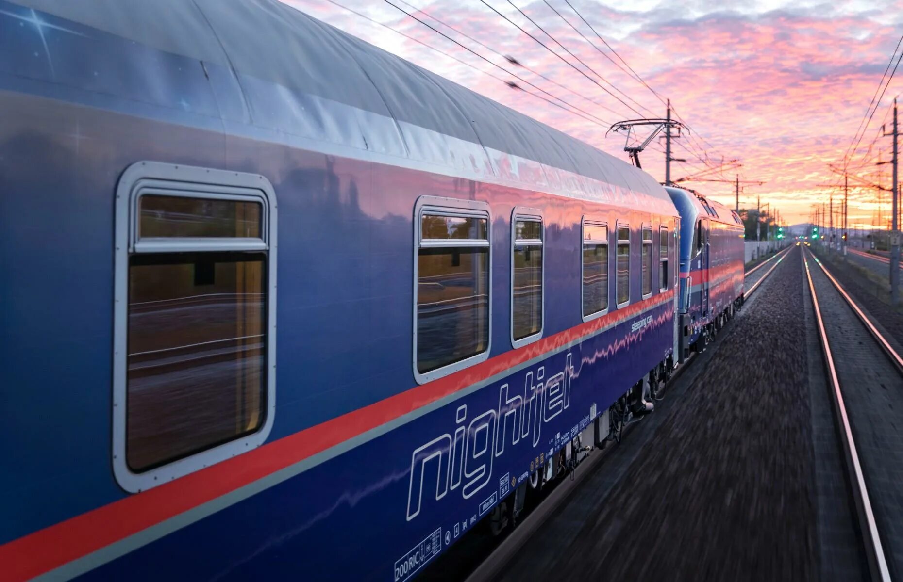 Поезд белые ночи череповец. Поезд öbb nightjet. nightjet поезда. поезд белые ночи. obb nightjet.