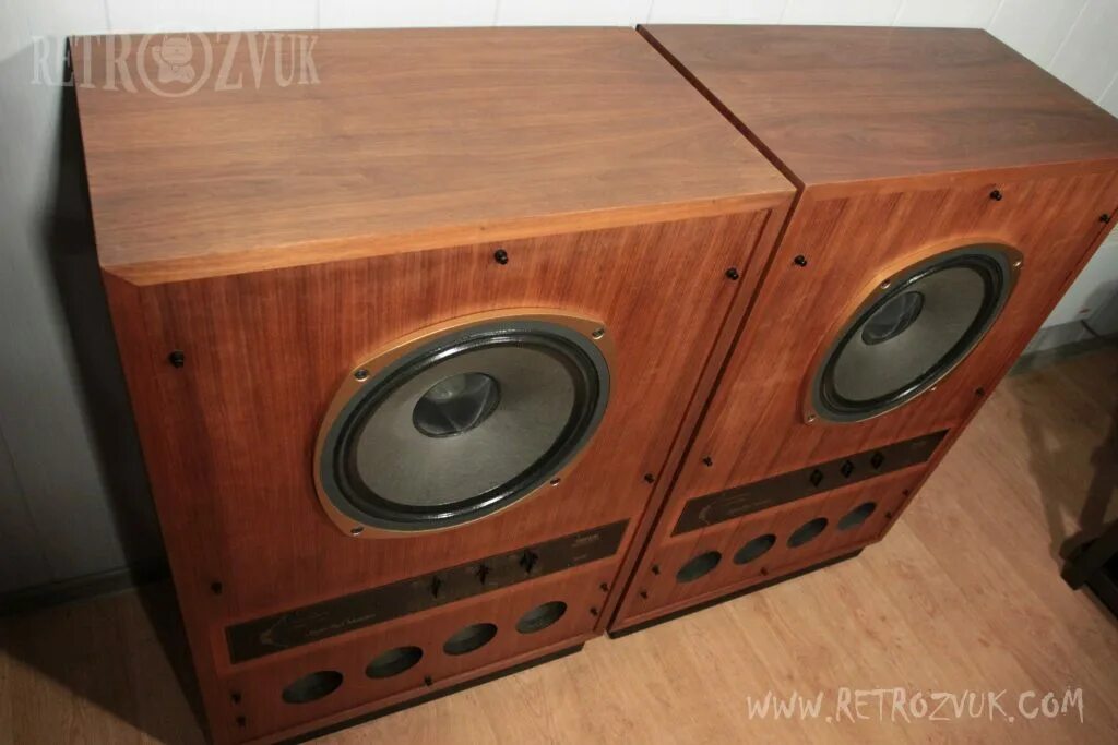 Red monitor. Здравсткорпуса tannoy super red monitor 15.