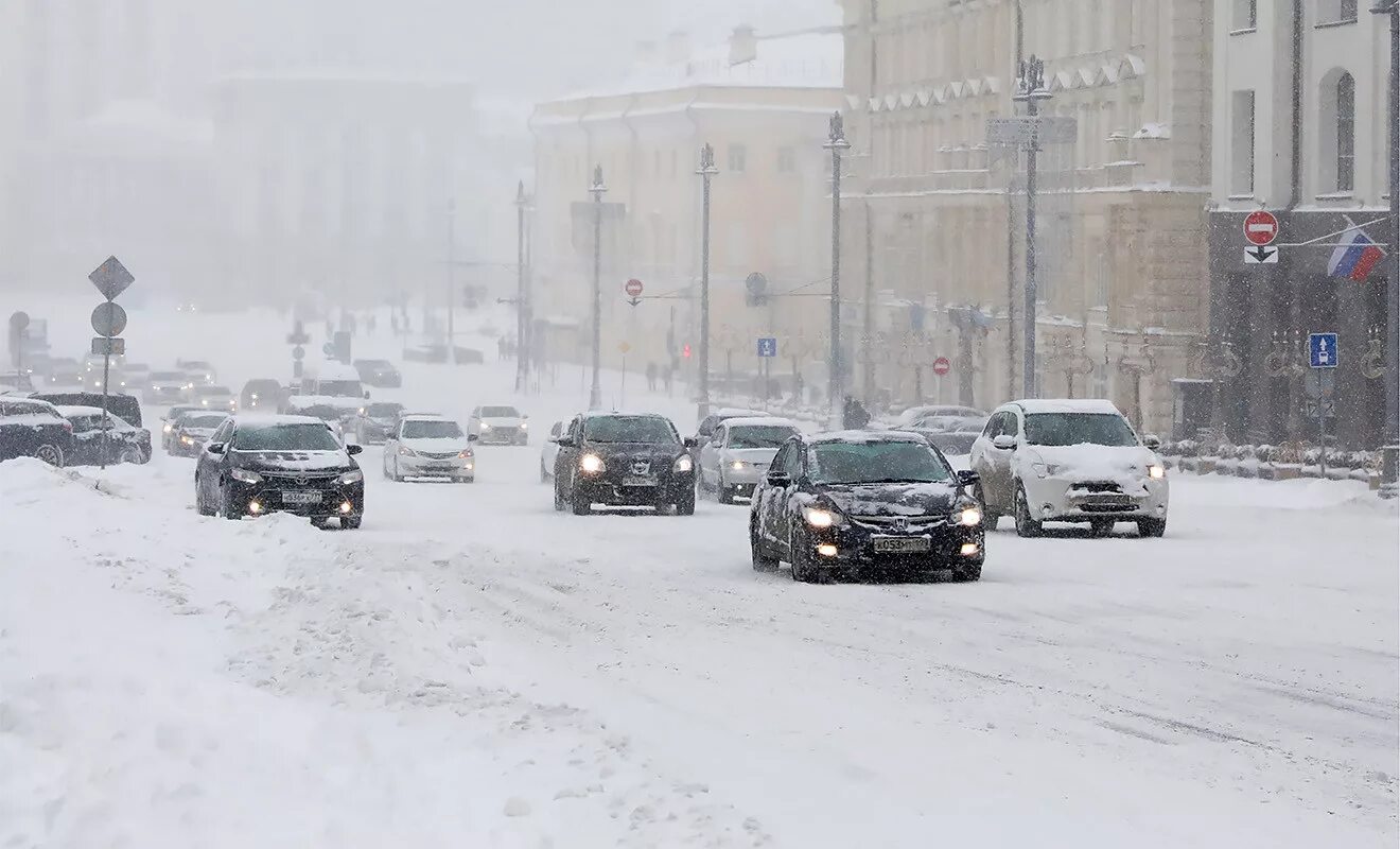 Снегопад в Москве. Снегопад столетия в Москве. Снегопад в Москве картинки. Сильный снегопад в Москве.