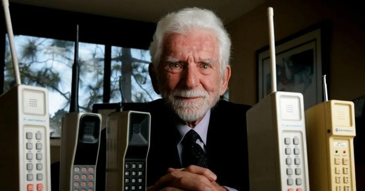 В каком году был первый телефон
