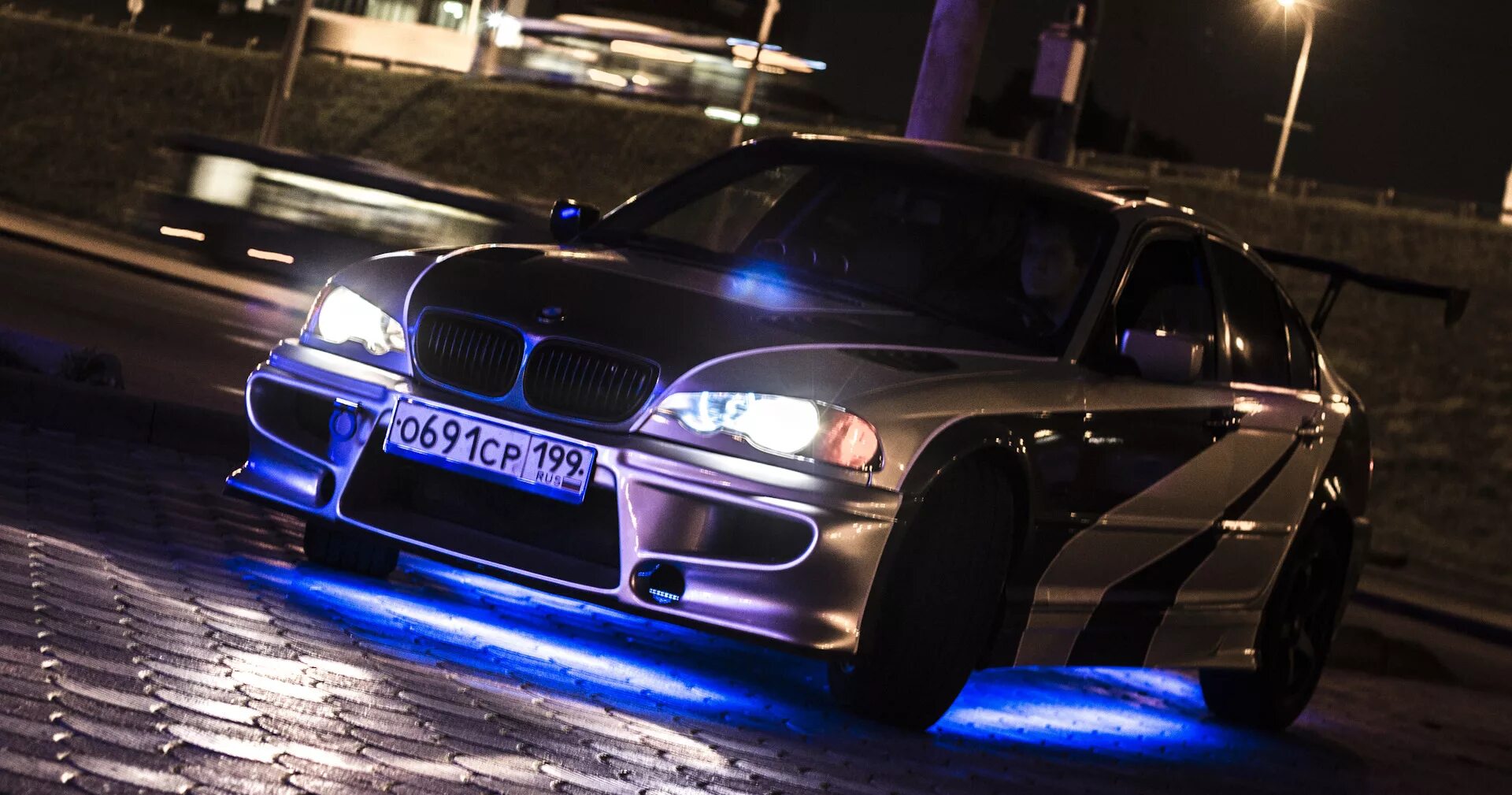 Подсветка е46. БМВ е46 неон. БМВ м3 е46. BMW e46 Night. BMW e46 ночью.