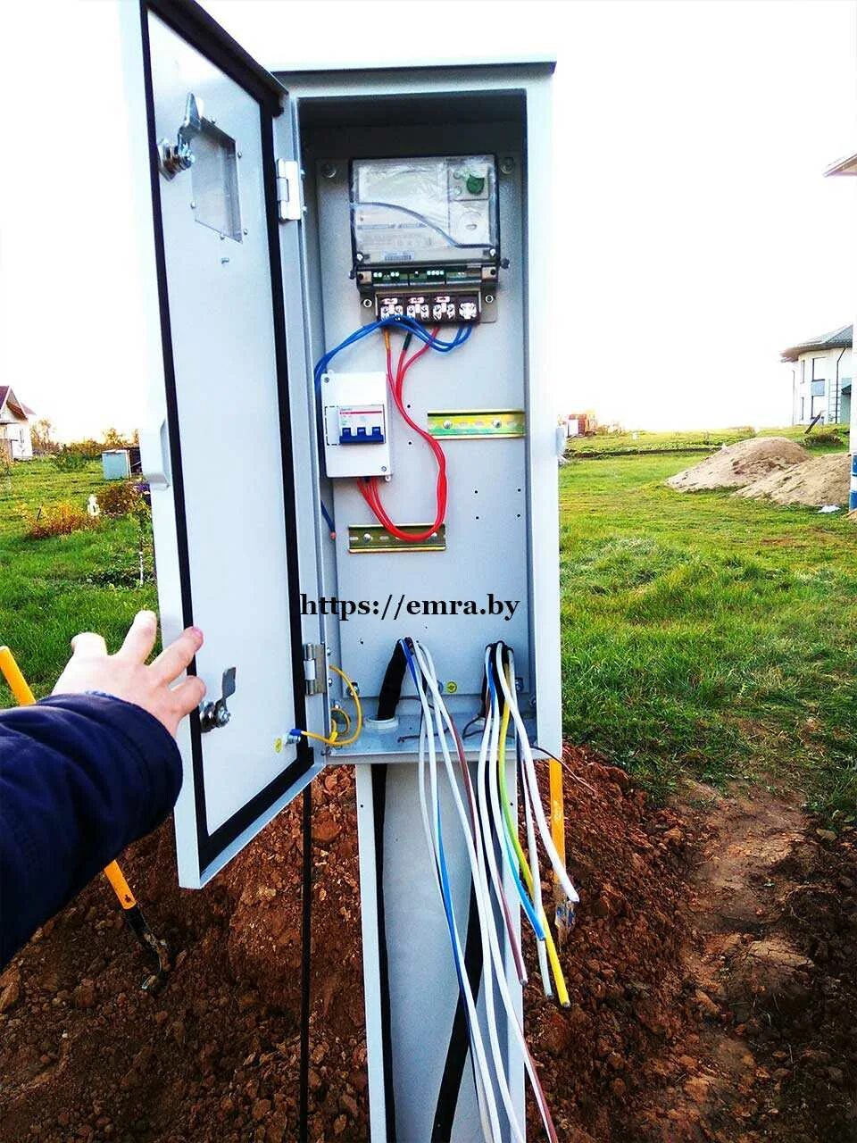 Ввод частного дома. Подводка электричества к дому. Электроснабжение дачного участка. Подвод газа в частный дом. Ввод электричества в кирпичный дом.