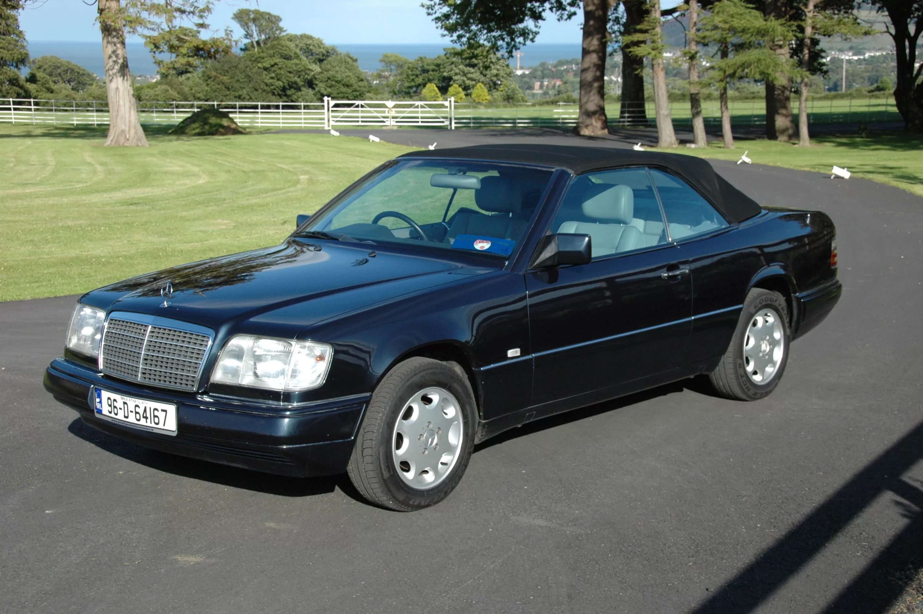 Mercedes c180 1996. Mercedes-benz e-class 1996. Mercedes 500 1996. мерседес w124 1996. мерседес 1996.