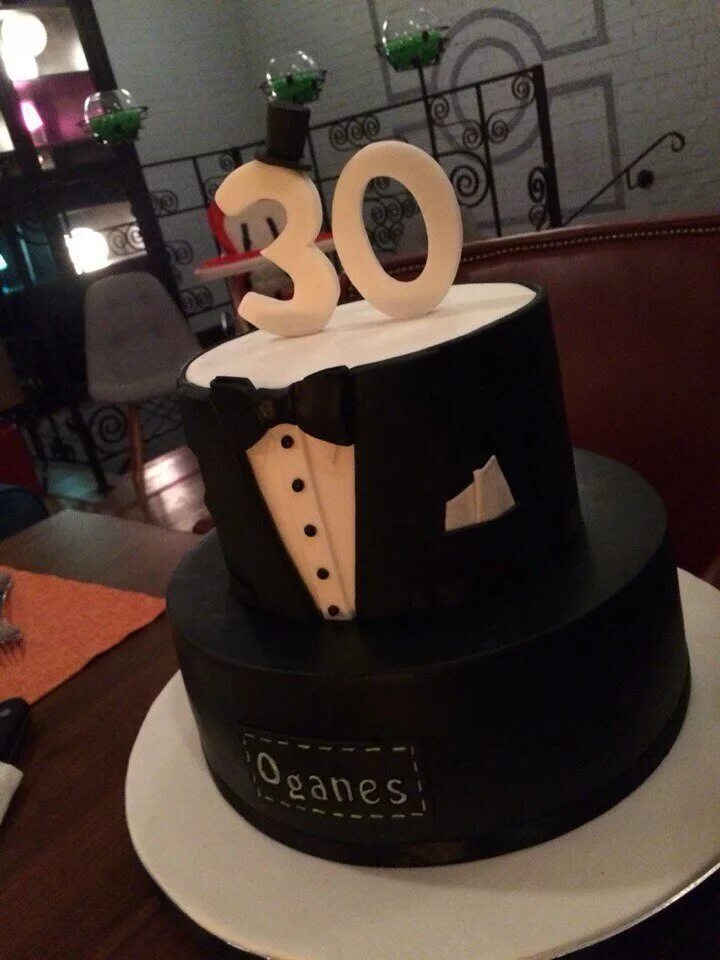 Торт на 30 лет мужчине. Торт на 30 лет мужу. Оригинальный торт на 30 лет мужчине. Мужские торты на день рождения 30 лет.
