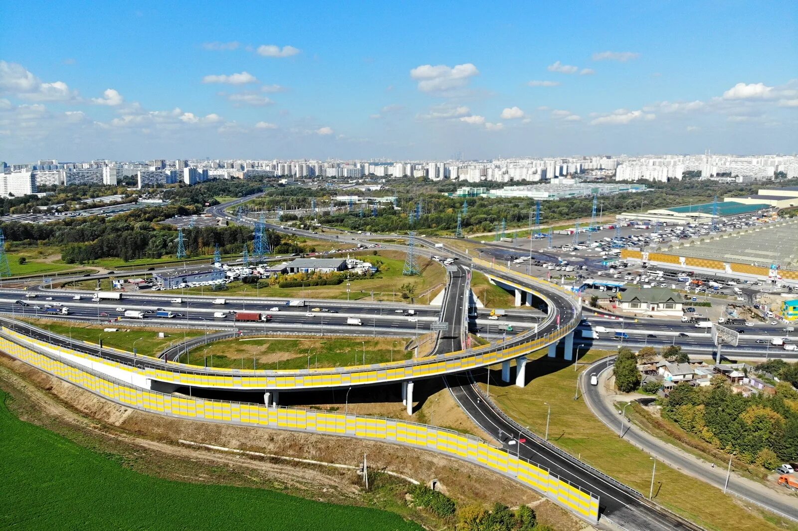 Бусиновская развязка в москве. Путепровод варшавского шоссе. Северо восточная хорда щелковское шоссе. Эстакады москвы фото. Эстакада восточное дегунино.