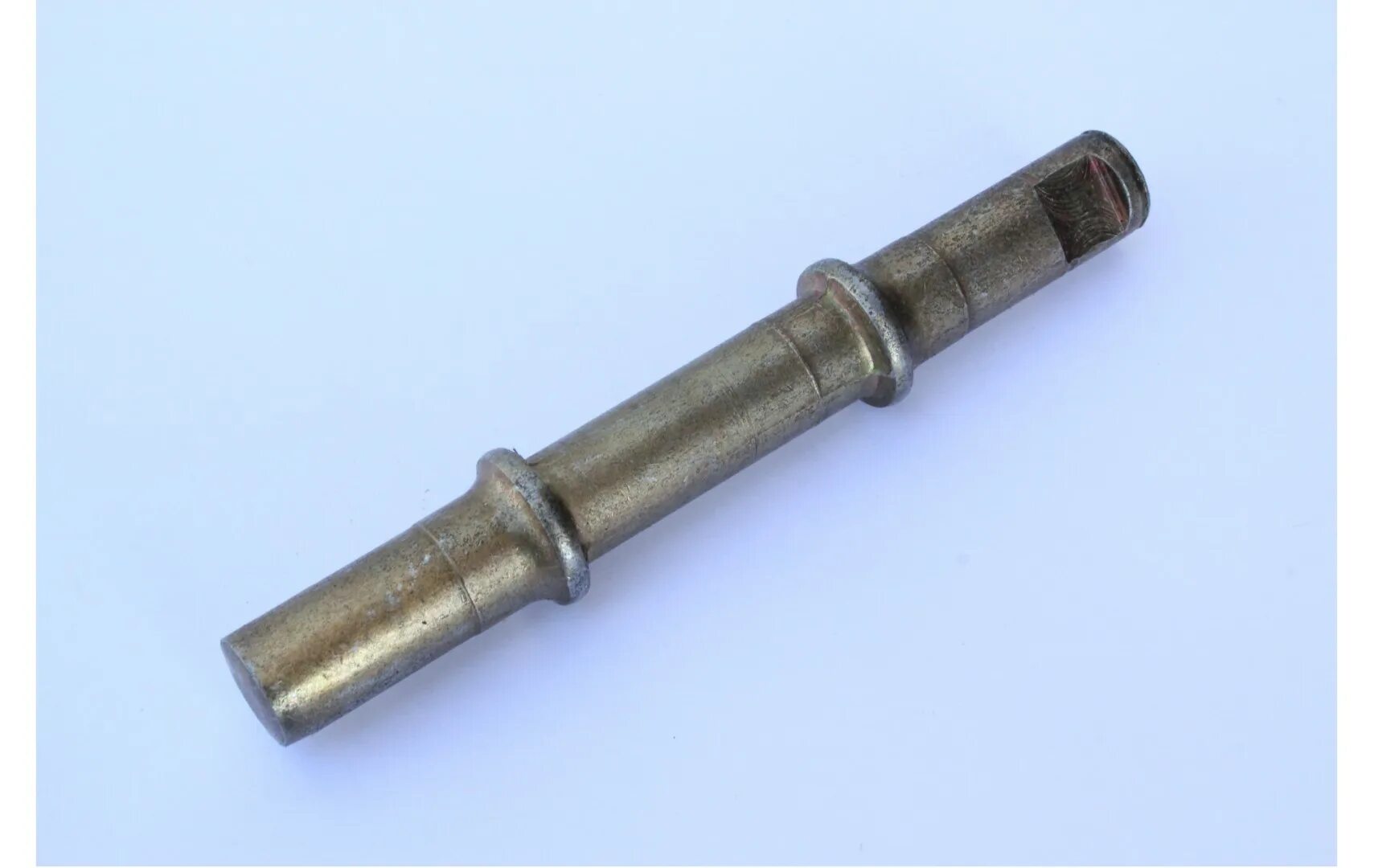 каретка cz-13 под квадрат, вал 128 мм, (водан). вал каретки lp-3l 117,5 мм. каретка на 203 подшипнике с валом под квадрат 140мм. ось каретки kl-01 (117. вал каретки.