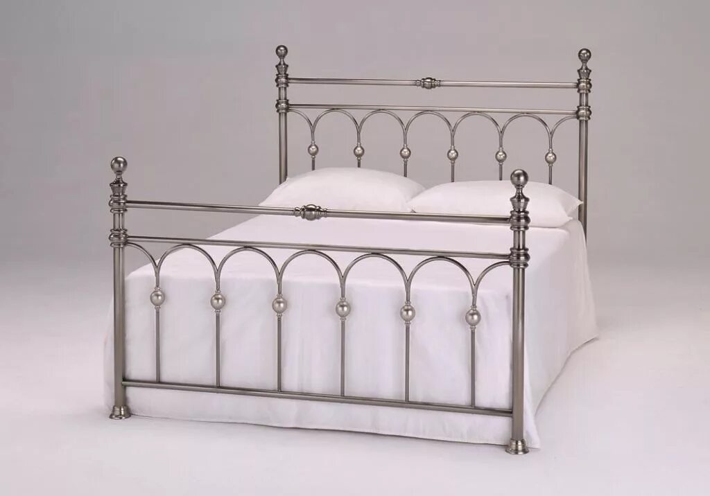 В моей комнате есть железная. Железная кровать Баттерфляй белая. Кровать металлическая Квин бэд. Никелированная кровать.