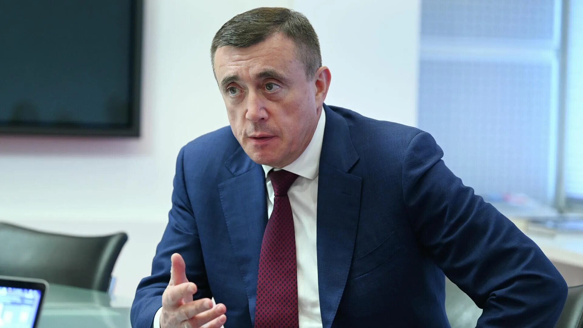 Сахалинская область лимаренко валерий игоревич. Руководитель сахалина. Руководитель сахалина. Губернатор лимаренко сахалин. Руководитель сахалина.