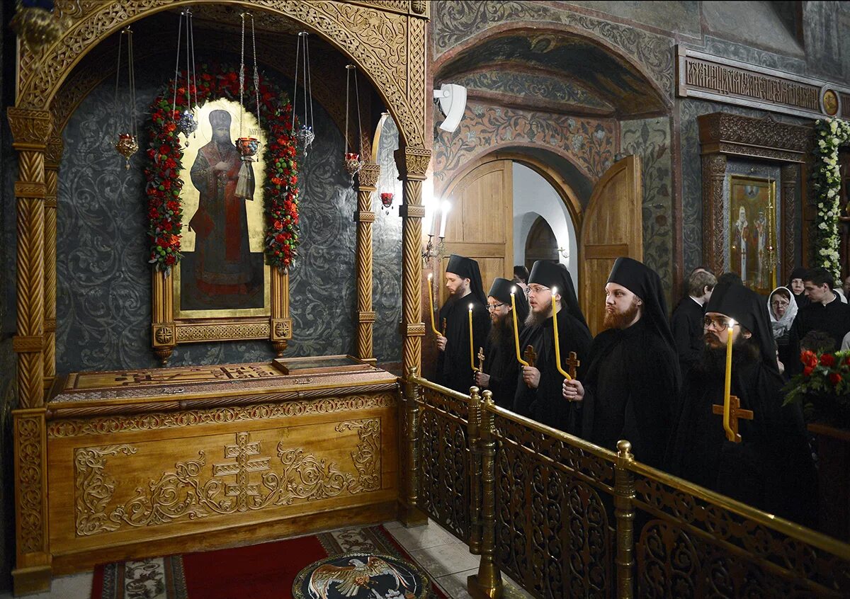 священномученик илларион сретенский монастырь. мощи священномученика илариона в сретенском монастыре. иларион троицкий сретенский монастырь. мощи святого в сретенском монастыре. мощи в сретенском монастыре.