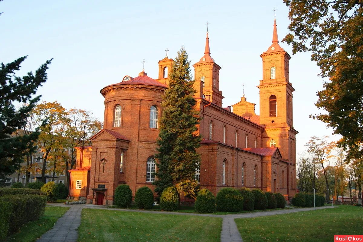 телефоны костелов. телефоны костелов. православная тематика. протестантская церковь осень. телефоны костелов.