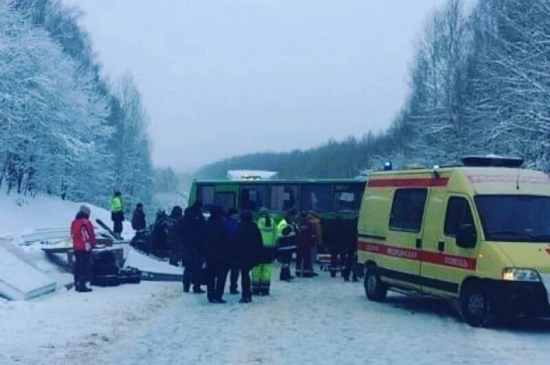 ДТП С автобусом Пермский край. Авария в Пермском крае 15 числа с автобусом. Авария с автобусом сегодня в Пермском крае на трассе. ДТП В Пермском крае за последние сутки с автобусом.