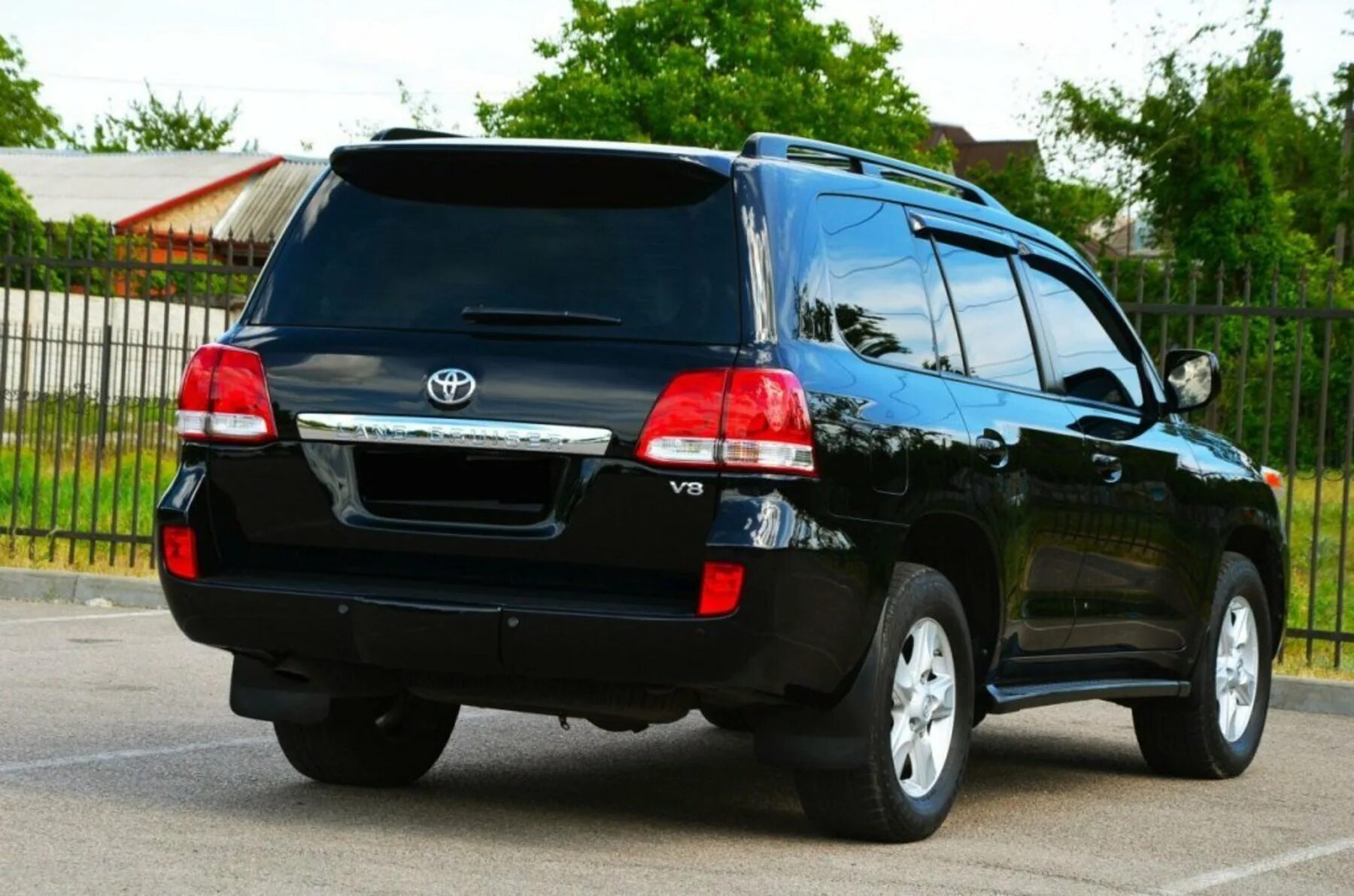 тойота 200 2008. 7 бензин.