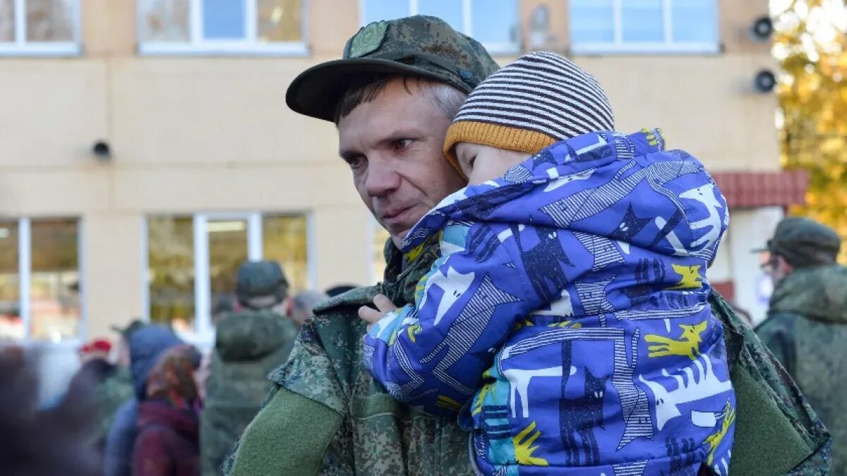 Видео с фронта сво. Мобилизация обнимаются. Мобилизованные Смоленск.