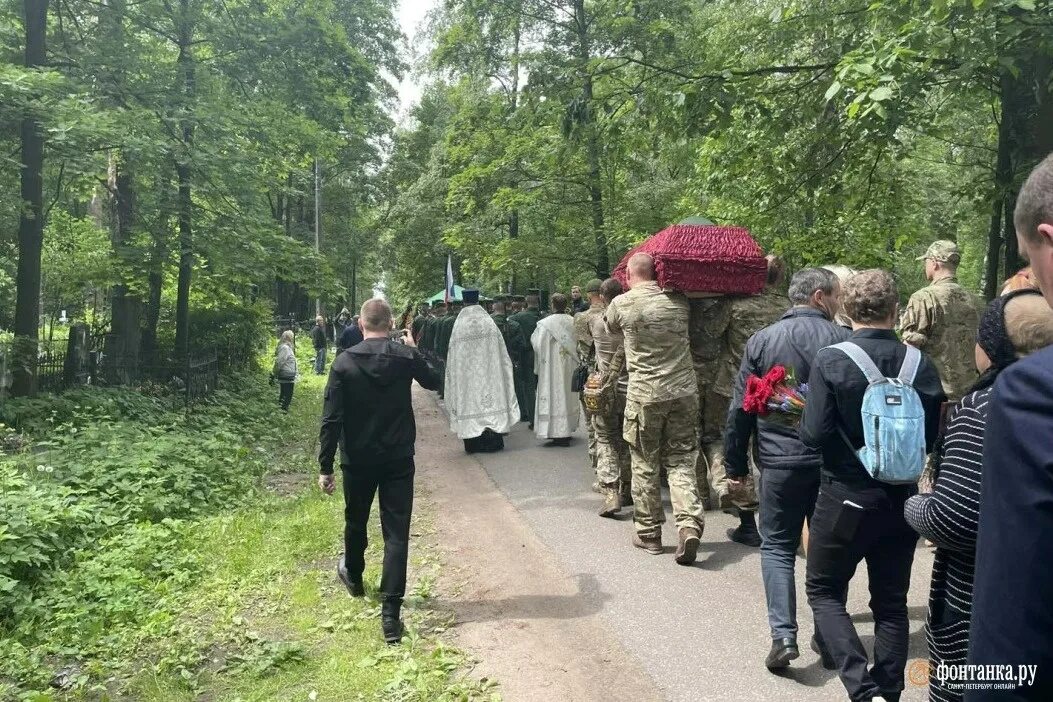 Человеческие останки на кладбище. Сколько людей похоронено в петербурге. Шатки похороны погибшего. Похороны в санкт-петербурге. Серафимовское кладбище в санкт-петербурге а 321.