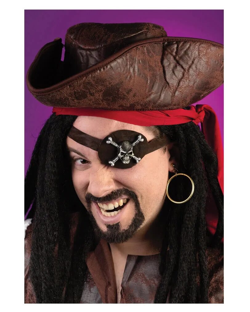 Зачем пиратам серьги. Пират с серьгой. Пират с серьгой в ухе. Пиратская серьга в ухо. Повязка пирата.