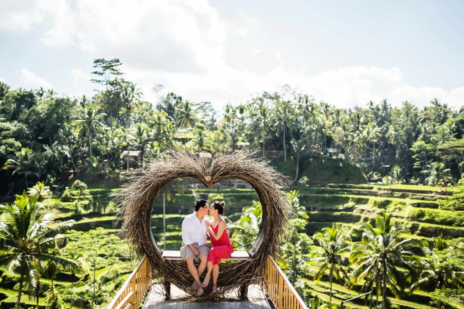 Parq ubud бали. Ноутбук под пальмой. Связь на бали. Бали молодежь. Связь на бали.