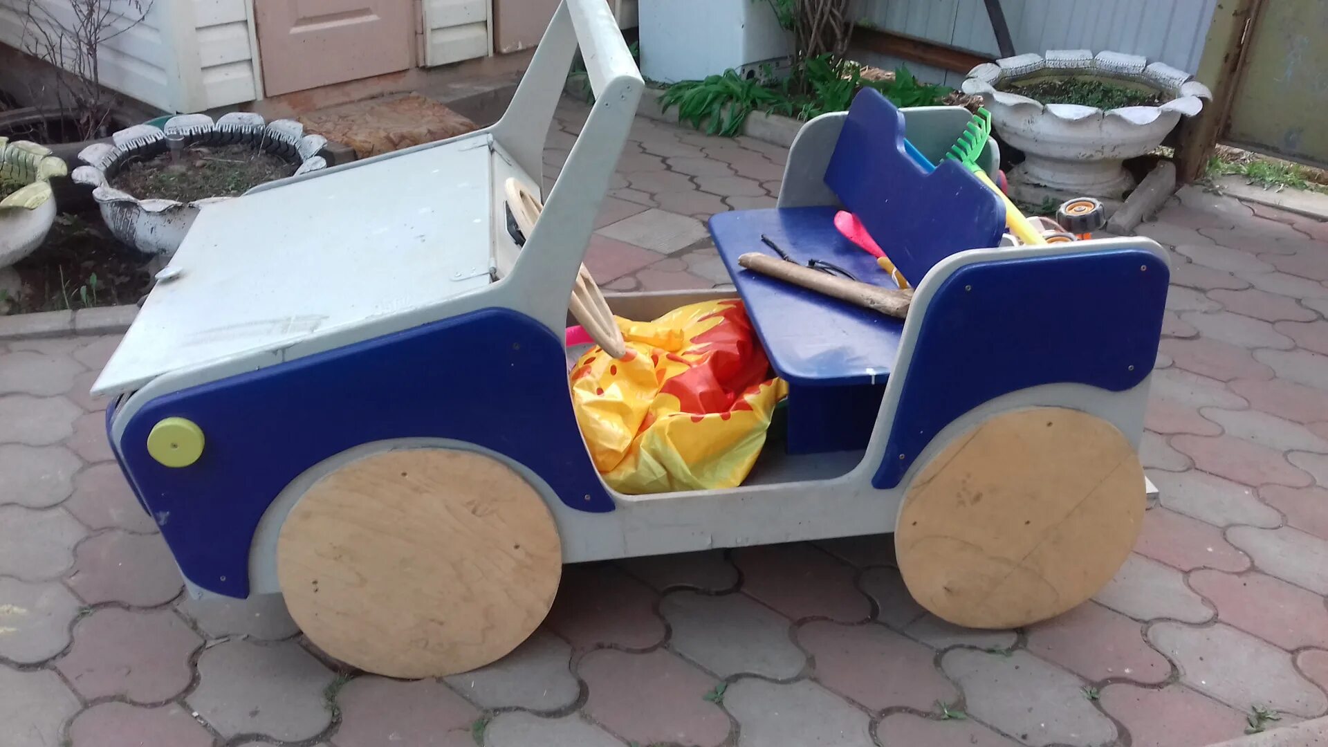 Автомобиль из сигаретных пачек. Статьи от Thomi Felgen.