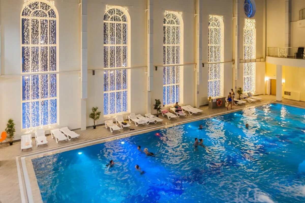 термо тепло уфа бассейн. термальный бассейн верхний бор тюмень. тепло в уфе термальный. мирра термы в новосибирске. термы мира сосновый бор.