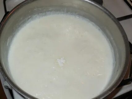 Манная каша в кастрюле