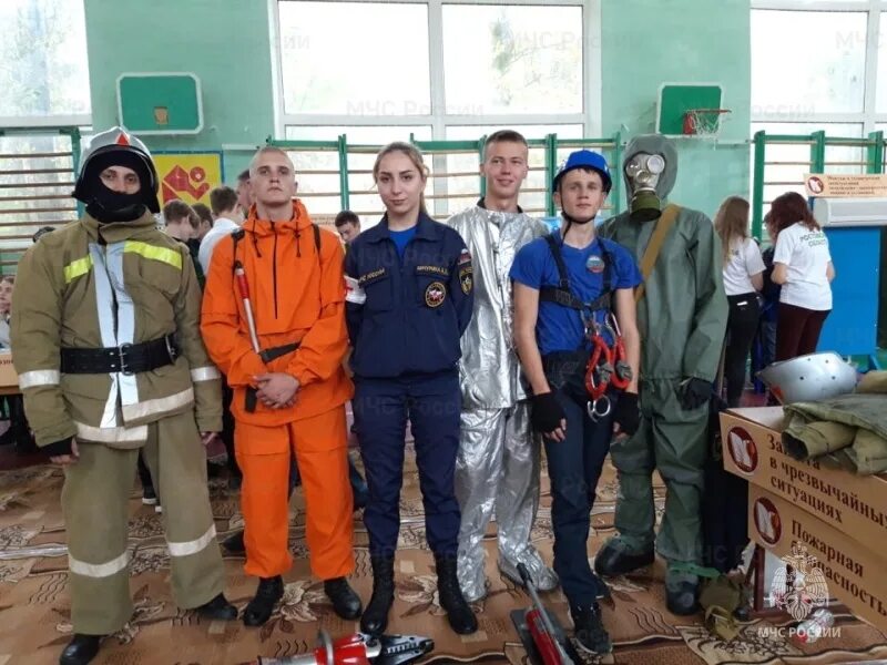 Новочеркасск колледж мчс. Присяга спасателя мчс. Новочеркасский колледж мчс. Нкптиу общежитие, новочеркасск. Новочеркасский колледж мчс.