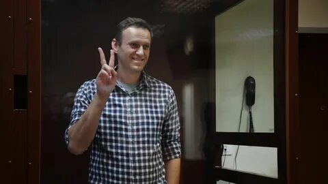 Алексей Навальный в зале Бабушкинского районного суда. 