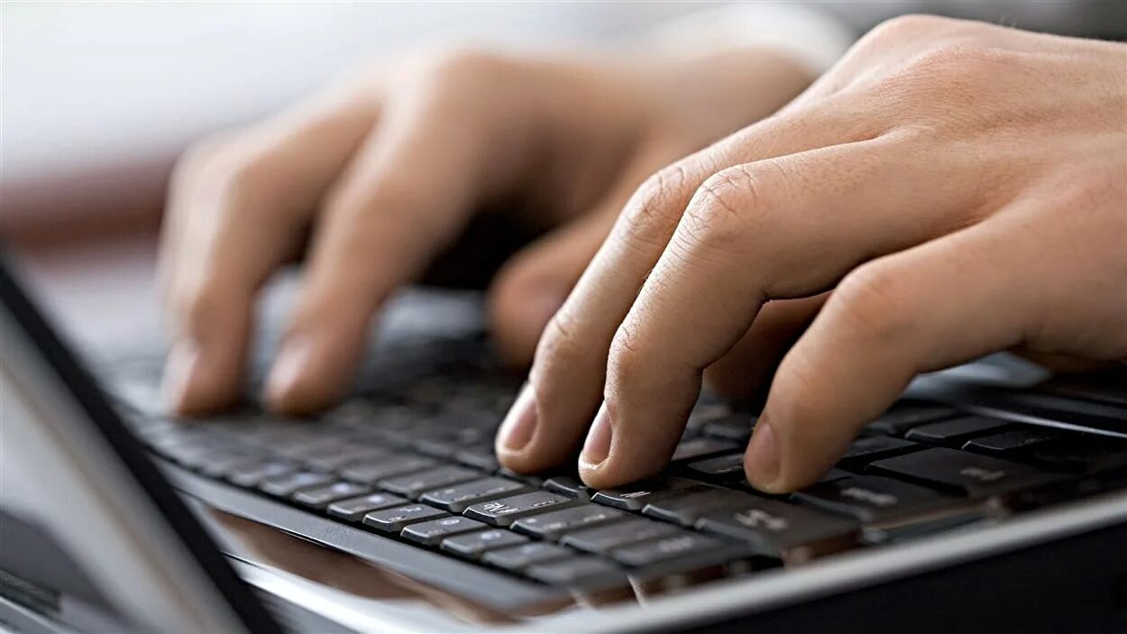 Услуга набор текста. Услуга набор текста. Тормозит набор текста. Компьютерный набор текста. Клавиатура безопасности.