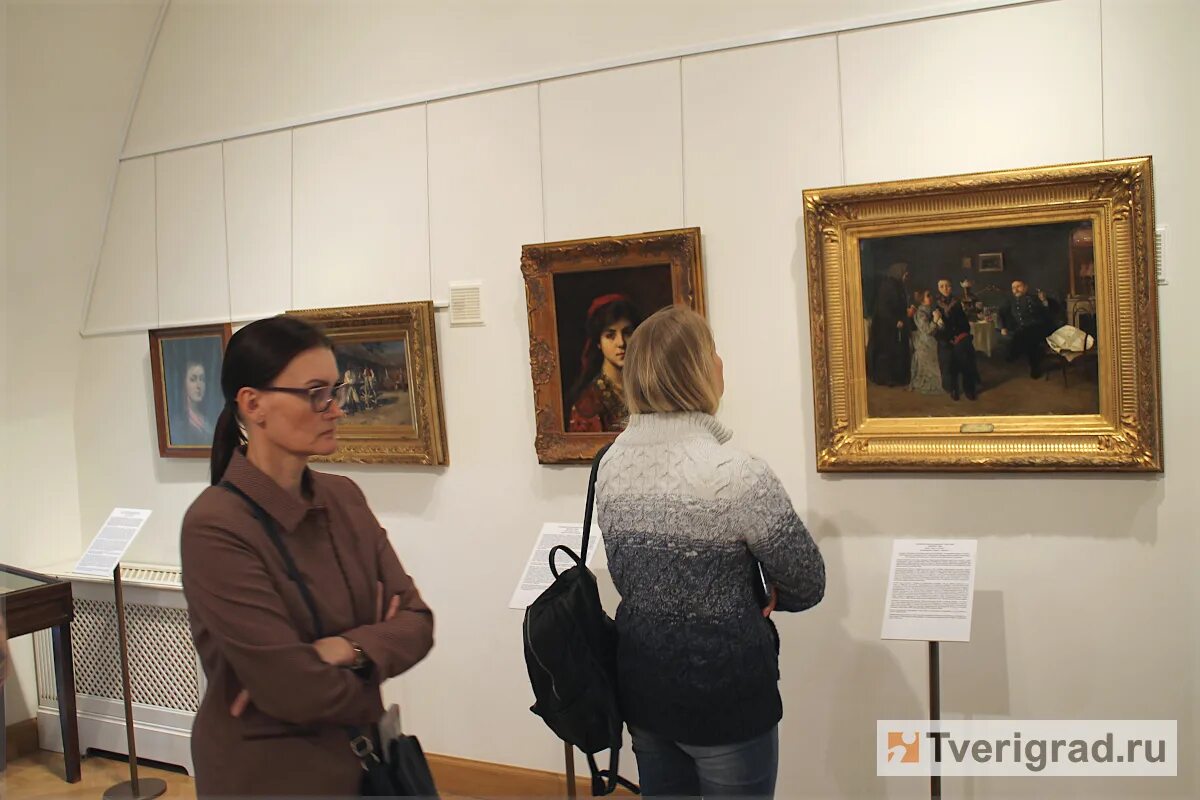 Художник тверская галерея. Товарищество передвижных художественных выставок xxi век. Галерея наши художники выставки сегодня. Выставки передвижников 19 века. Картинная галерея астрахань.