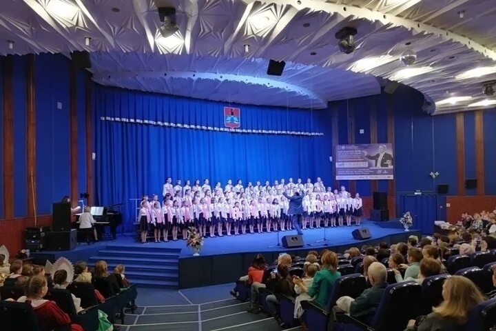 Окц рыбинск. Общественно культурный центр рыбинск. хоровой фестиваль соколова в рыбинске. окц рыбинск сцена. рыбинск фестиваль хорового фестиваля.