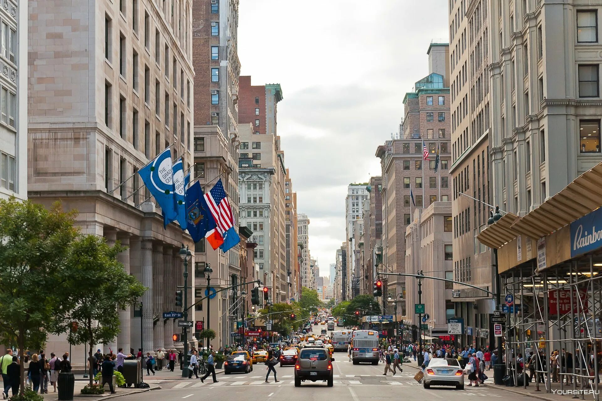 My city new york. Уолл стрит улица в Нью-Йорке. Район Манхэттен в Нью-Йорке. Нью-Йорк Сити Манхэттен улицы. Нью Йорк центр города Манхэттен.