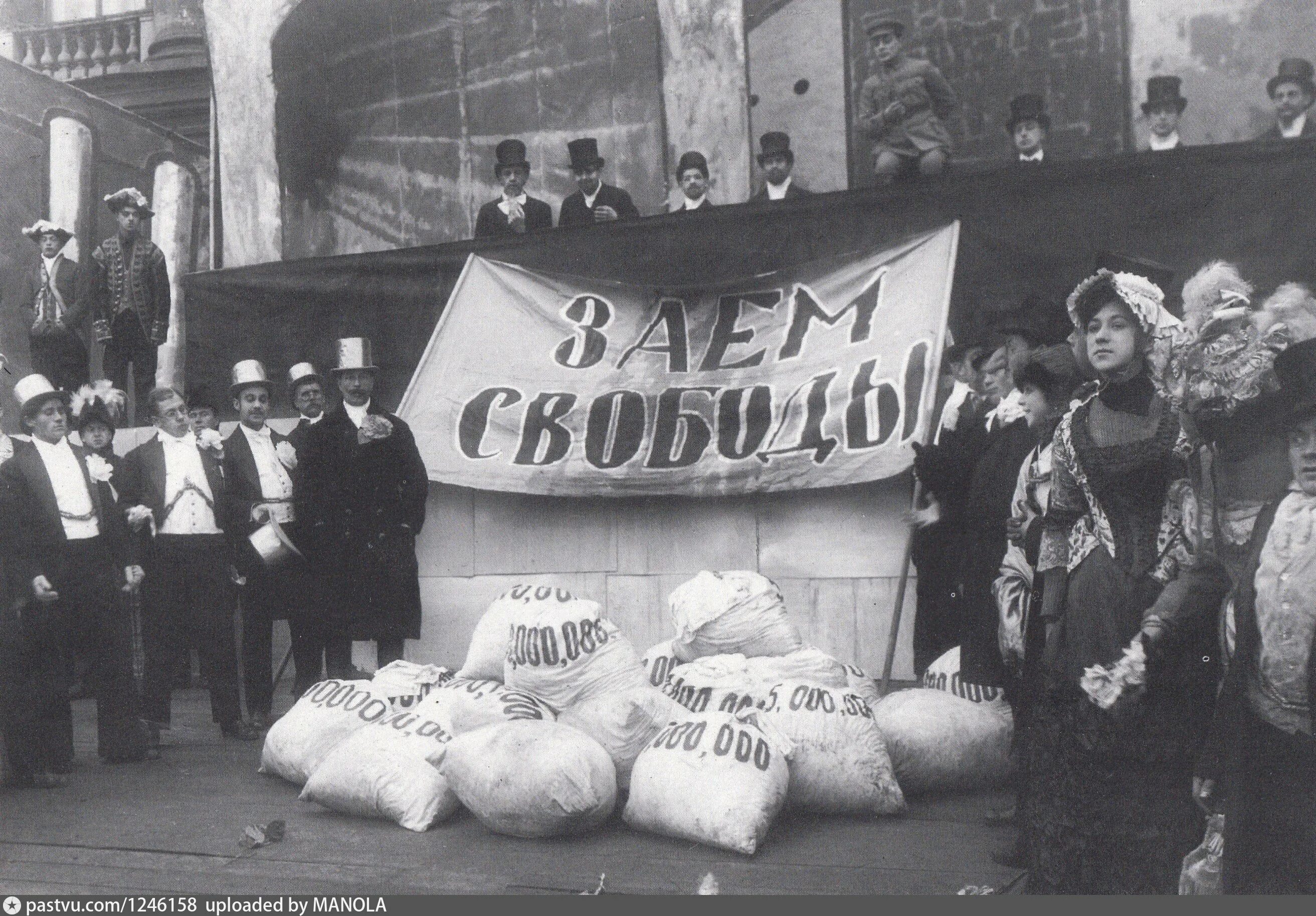 Евреинов взятие зимнего дворца. Театр после революции 1917. Театр 1917 года в СССР. Взятие зимнего дворца инсценировка
