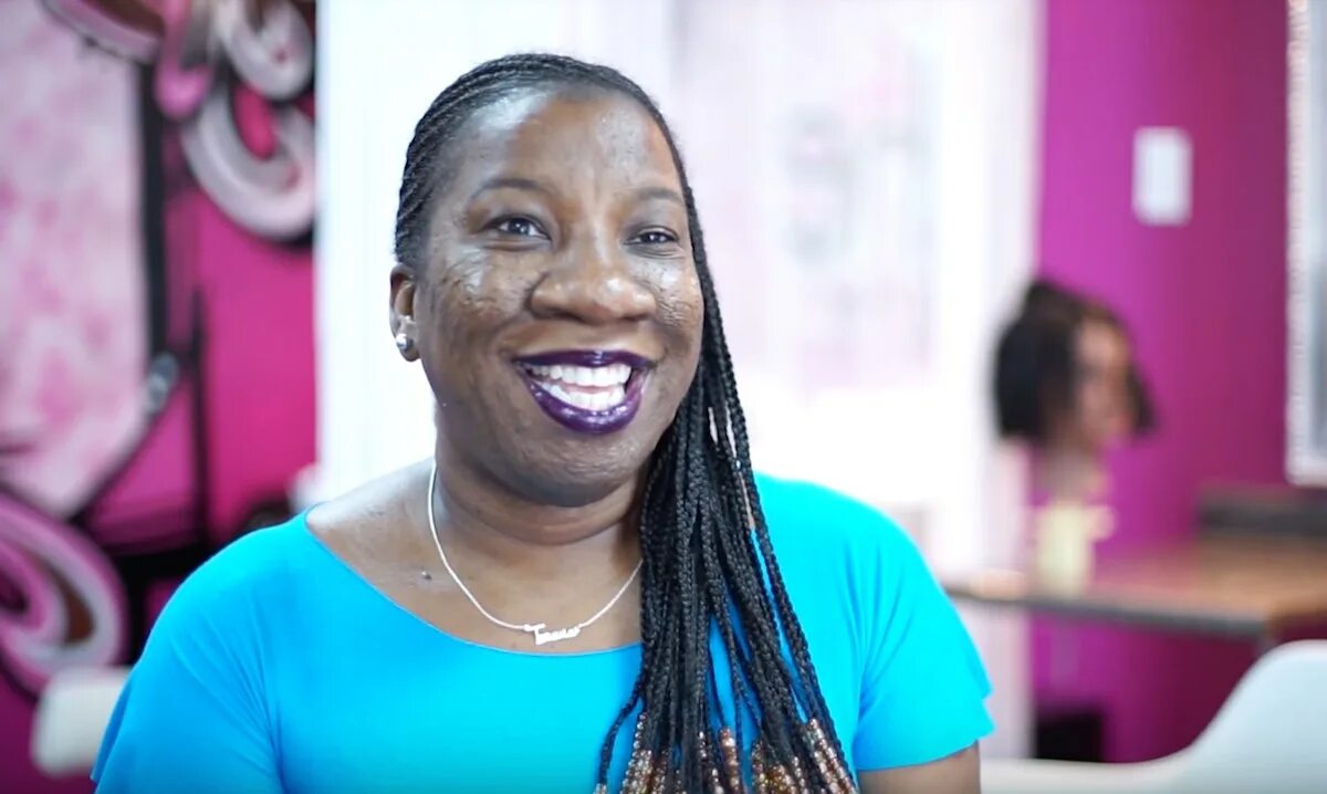 Nigger woman. Black nigger девушка. Люпита нионго. Красивые темнокожие женщины. Black nigger девушка.