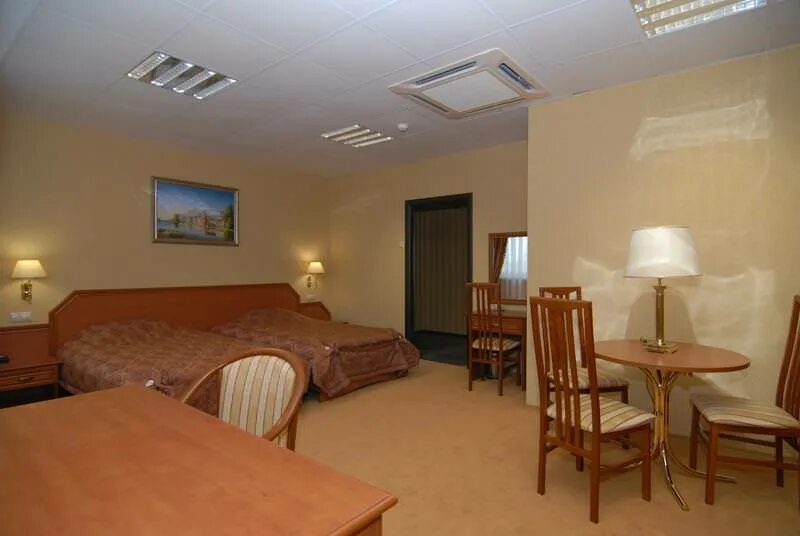 Профит тула. Тулица ул. Отель sk royal тула. Тула гостиницы недорого с завтраком. Гостиница тулица.