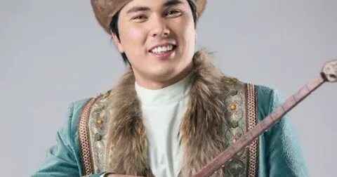 Қыздар кез келген жерде еркектерді жұлқылайды (видео жинақ)