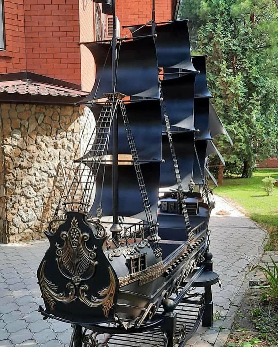 Кованые корабли мангалы. Кованые корабли мангалы. Кованые корабли мангалы. Парусник из металла. Кованый корабль.