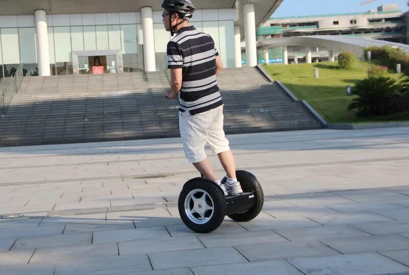 мопед. гироскутер моноколесо сигвей. Velobike electro одноколесный. штука на двух колесах. одноколесный мотоцикл ryno.