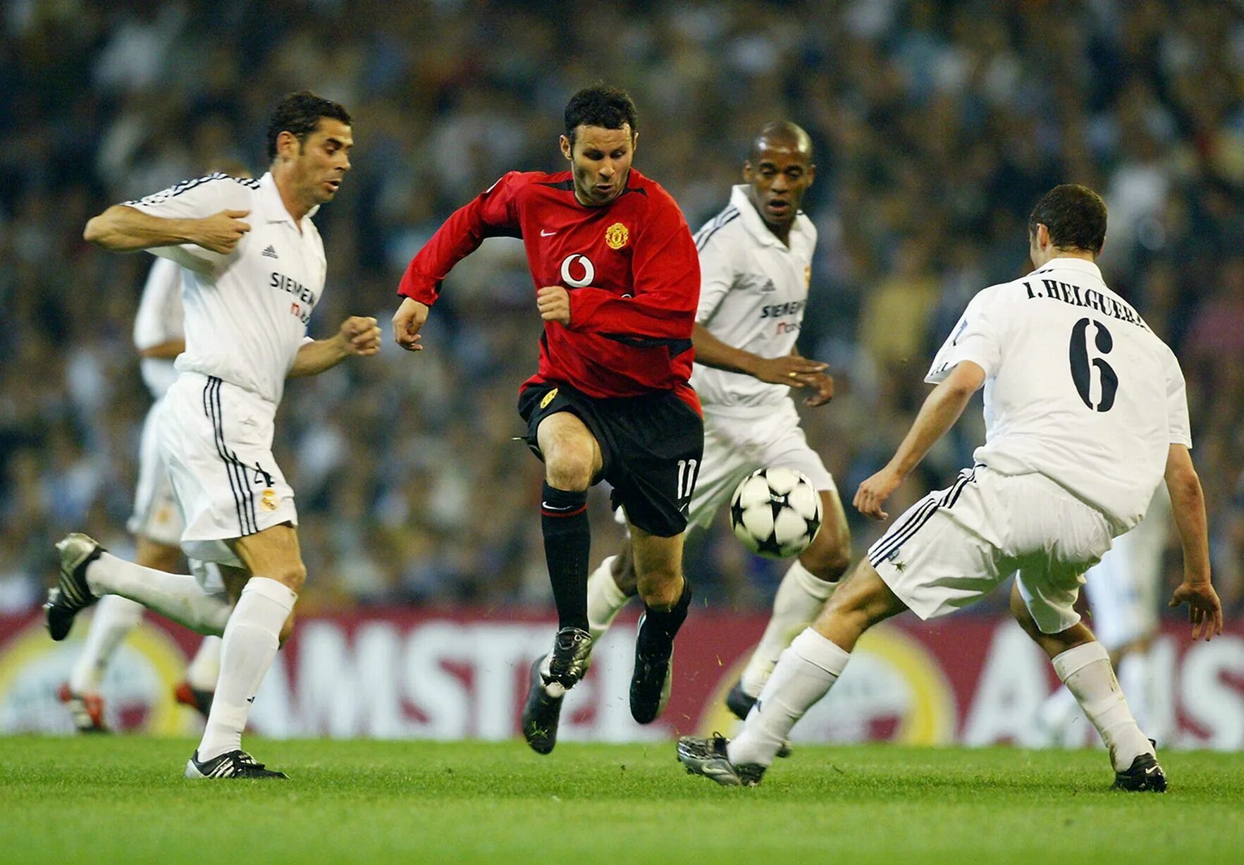 Манчестер юнайтед реал мадрид 2003. Реал Мадрид Манчестер Юнайтед 2003. Фернандо Йерро Реал лига чемпионов 2002. Лига чемпионов 2003 Реал Манчестер.
