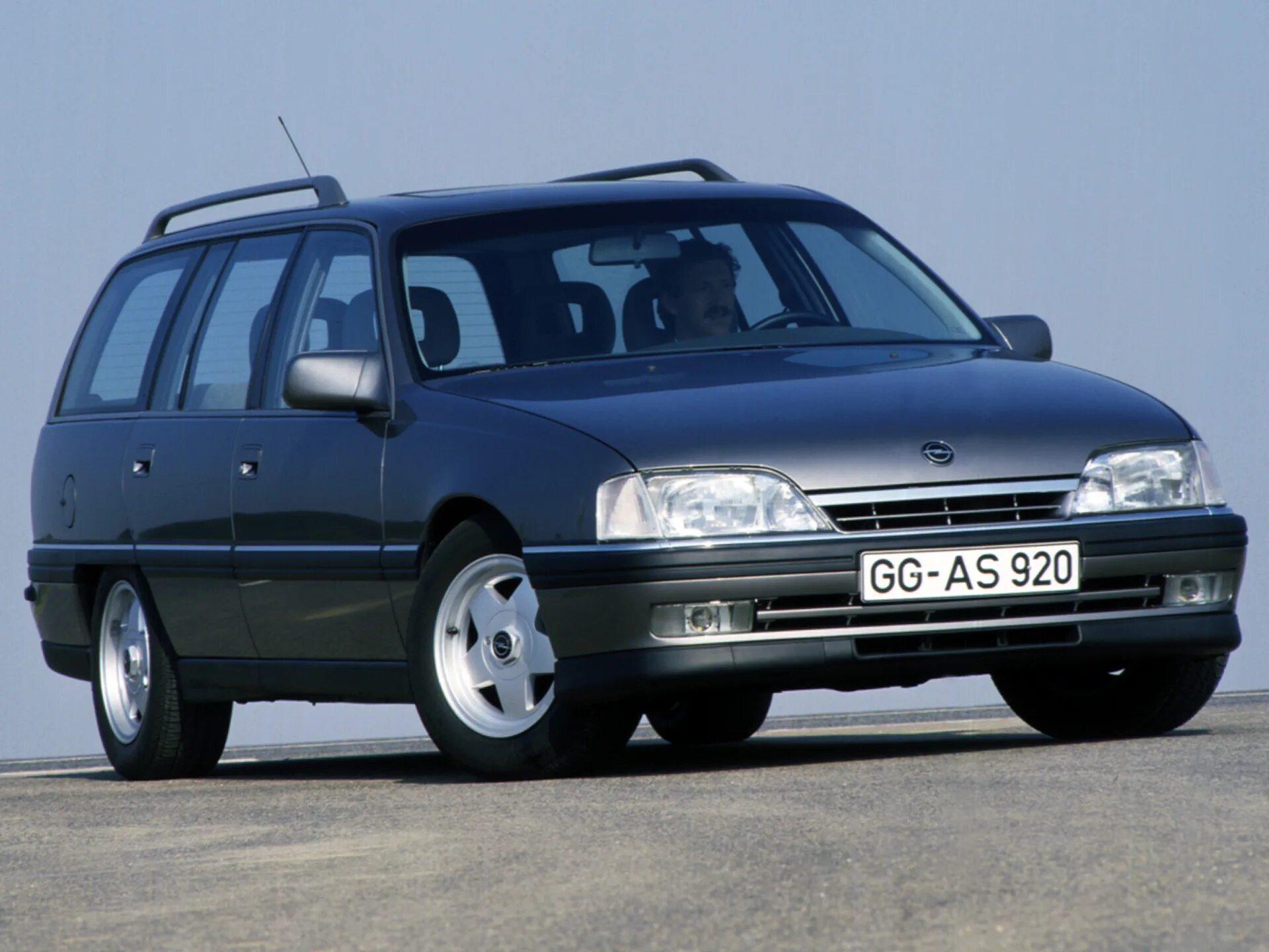 Opel Omega 1986, универсал,. Opel Omega 1990. Opel Omega Caravan 1989. Opel Omega a 1990 универсал.