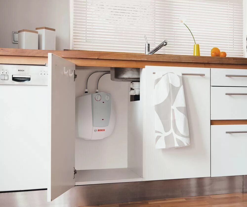 Водонагреватель накопительный над раковиной. Водонагреватель haier es15v-q1 r. Водонагреватель накопительный над раковиной. Водонагреватель для кухни под мойкой. Ariston abs andris lux 15 or.