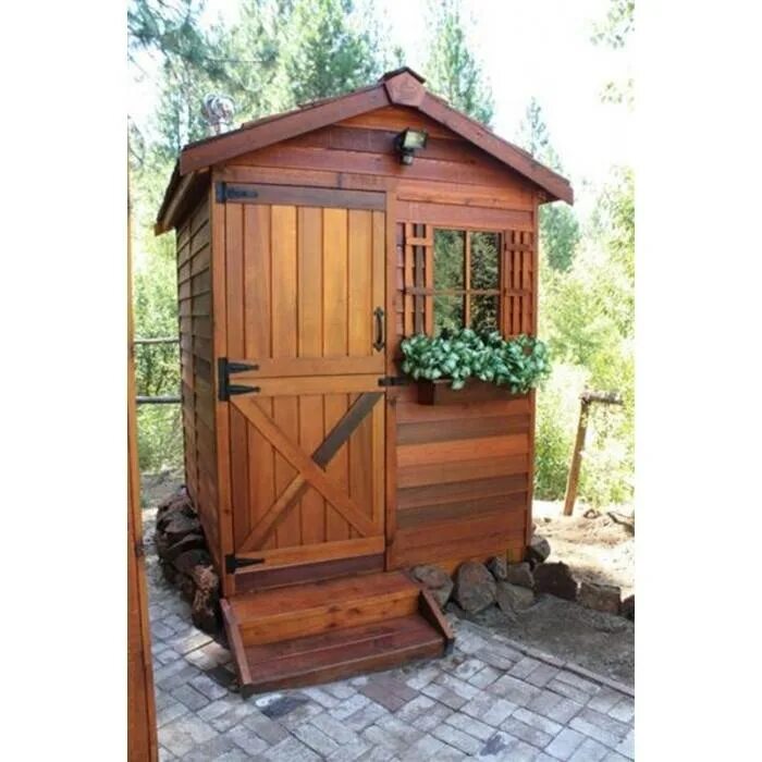 Деревянный сортир. Изумрудный цвет деревянного туалета на даче. Деревенский унитаз. Туалет из досок. Деревянный туалет старинный.