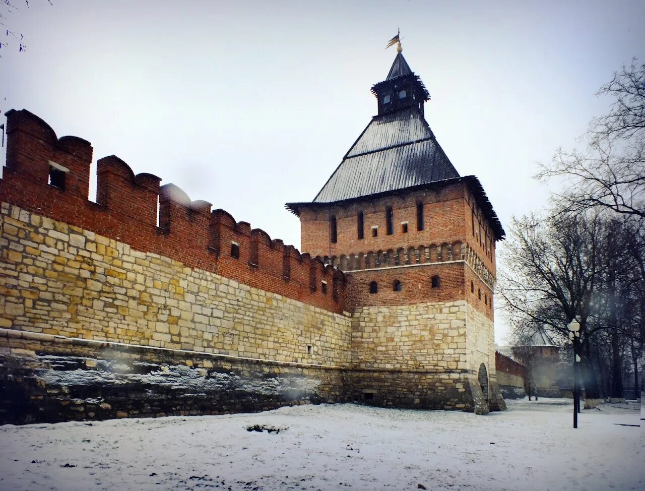 Старая крепость купить. Ивановская (Тайницкая) башня. Тайничья башня Старая Ладога. Тула крепость. Кашира крепость Старая крепость.