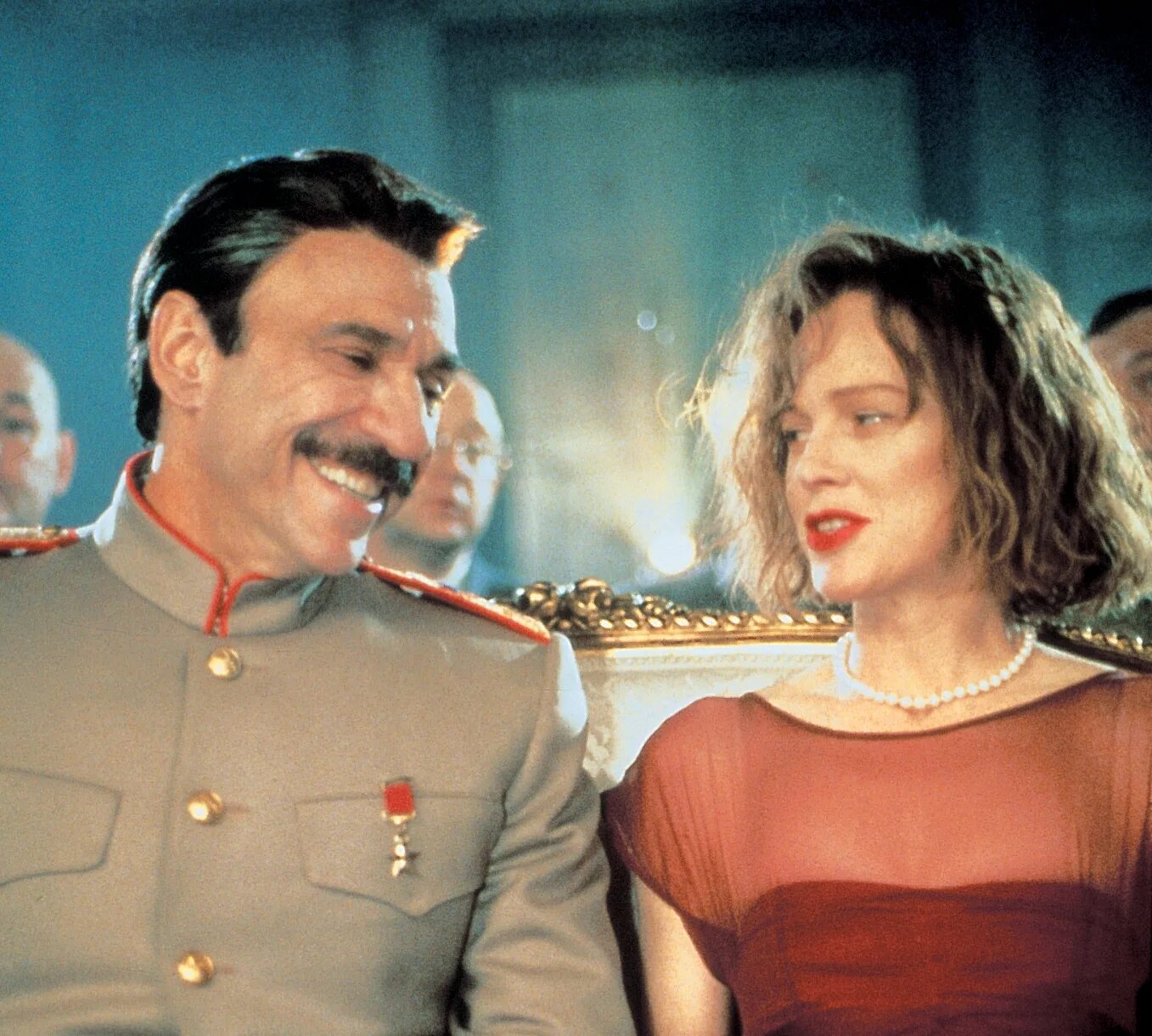 Children of the revolution t. Дети революции фильм 1996. Фильмы 1996. Кино революция комедия. Judy Davis.