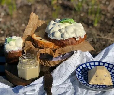 Кулич с белым шоколадом и фисташковым кремом