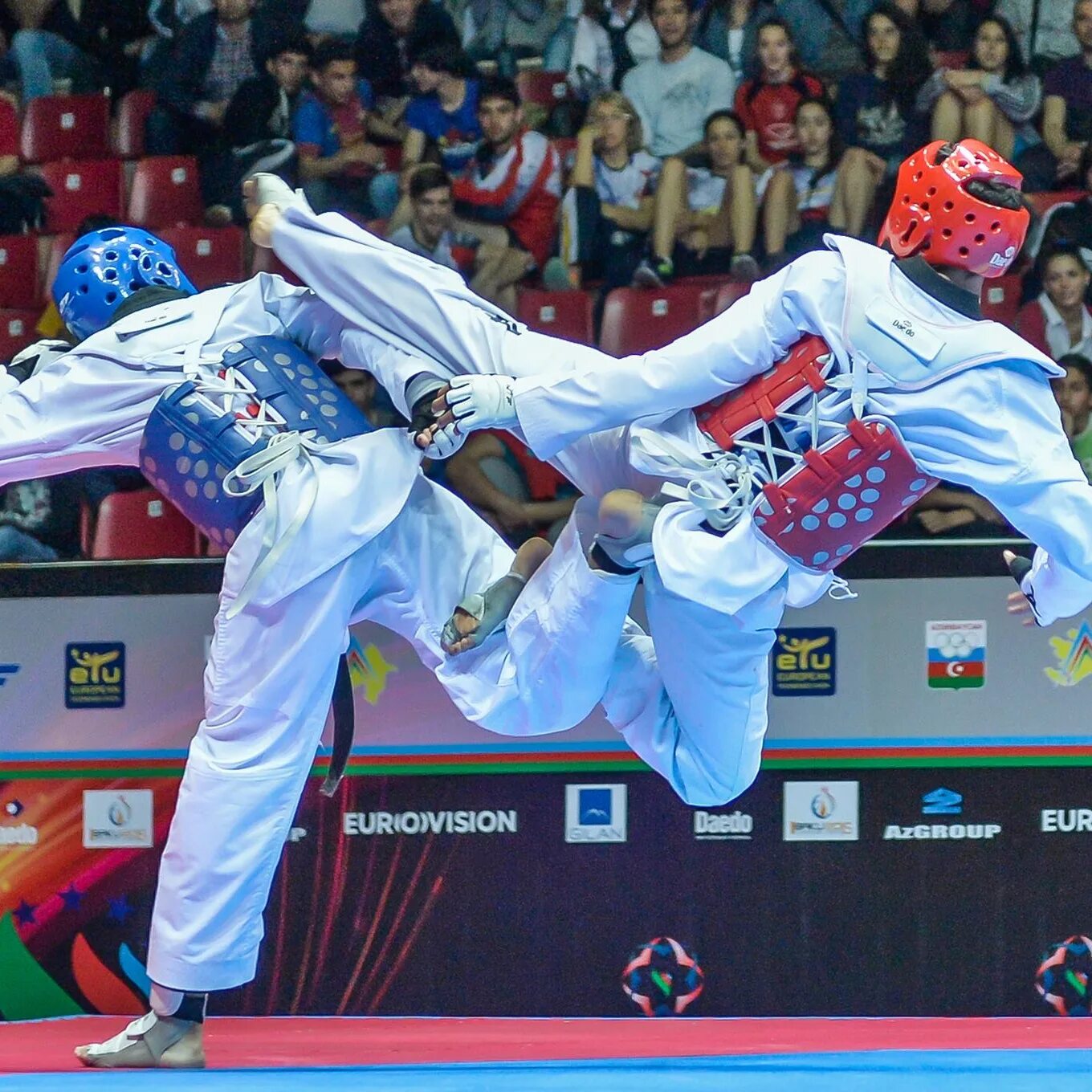 Где проходит тхэквондо. Taekwondo WTF. Тхэквондо ВТФ. Тхэквондо бой. Тхэквондо поединок.