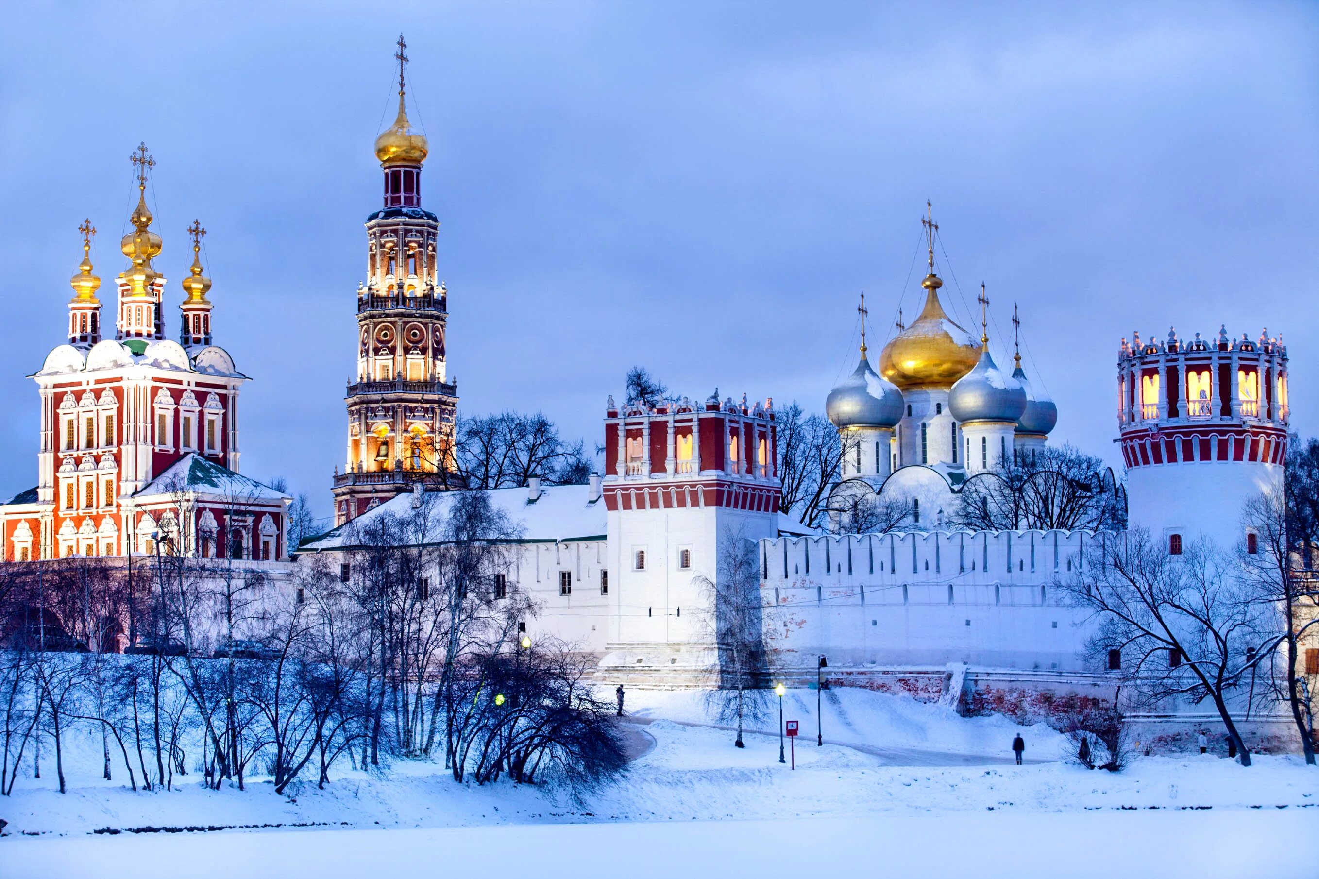 Посетить москву зимой. Зимний новодевичий монастырь москва. новодевичий монастырь в москве зимой. новодевичий богородице-смоленский монастырь. новодевичий монастырь в москве в новый год.