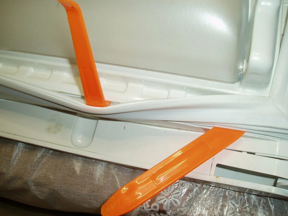 уплотнительная резинка стиральной машины lg 709rwbm28701. уплотнитель для холодильника индезит крепления. 028. замена резинки индезит. уплотнитель двери холодильника indesit.