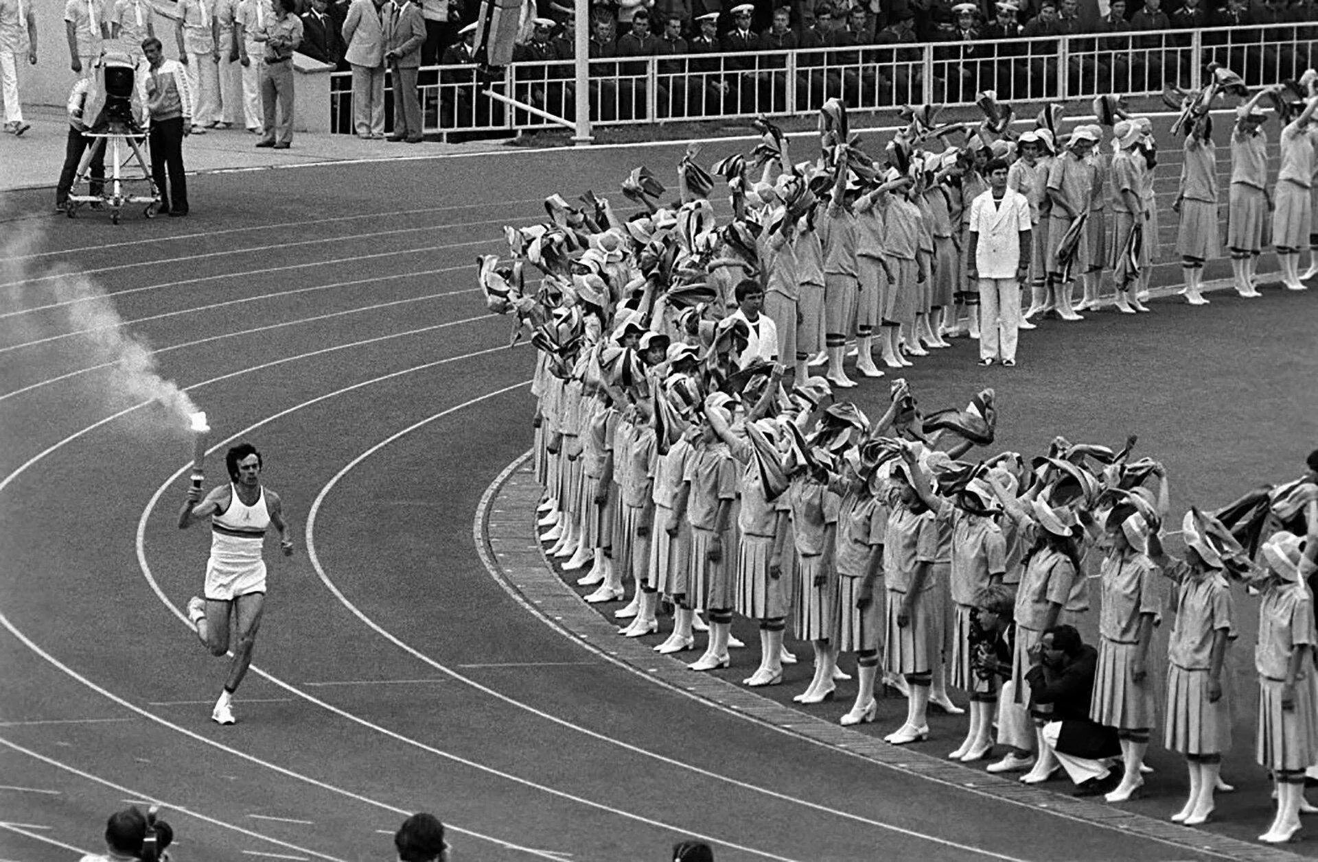 Про олимпиаду 80. Олимпийские игры в СССР 1980. Открытие Олимпийских игр в Москве 1980. Олимпийские игры в Москве 1980. Москва Олимпийские игры 1980 СССР.