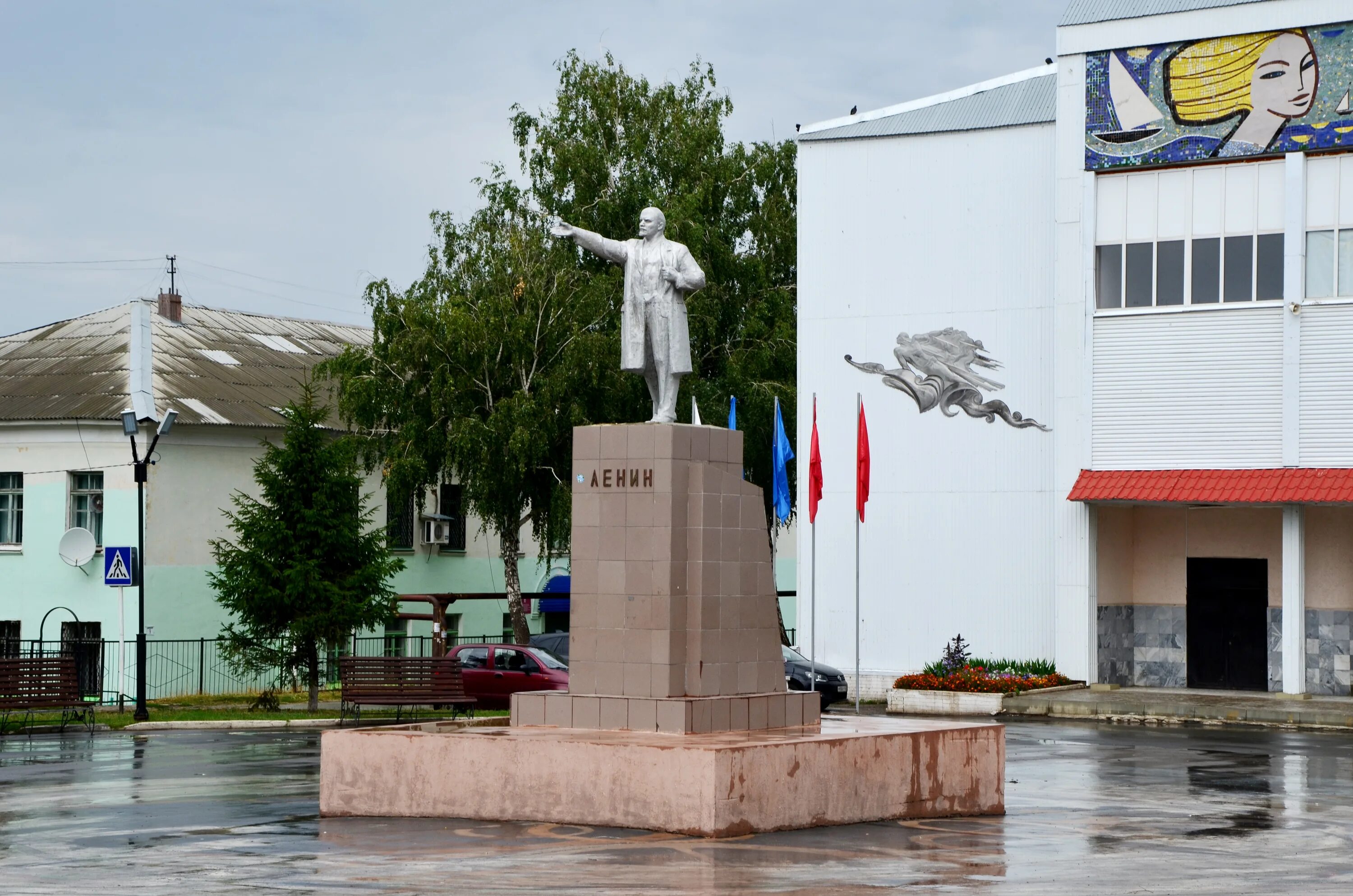 Новосемейкино самара. Новосемейкино Самарская область. Поселок Новосемейкино. Дом культуры Новосемейкино Самарская область. Достопримечательности Новосемейкино Самарская область.