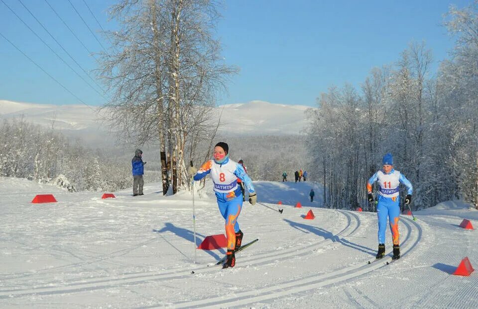 Сильнейшие лыжники. Лыжные гонки в Мурманске. Лыжники Мурманск. Лыжные гонки Мончегорск. Апатиты (Мурманская область) лыжные гонки.