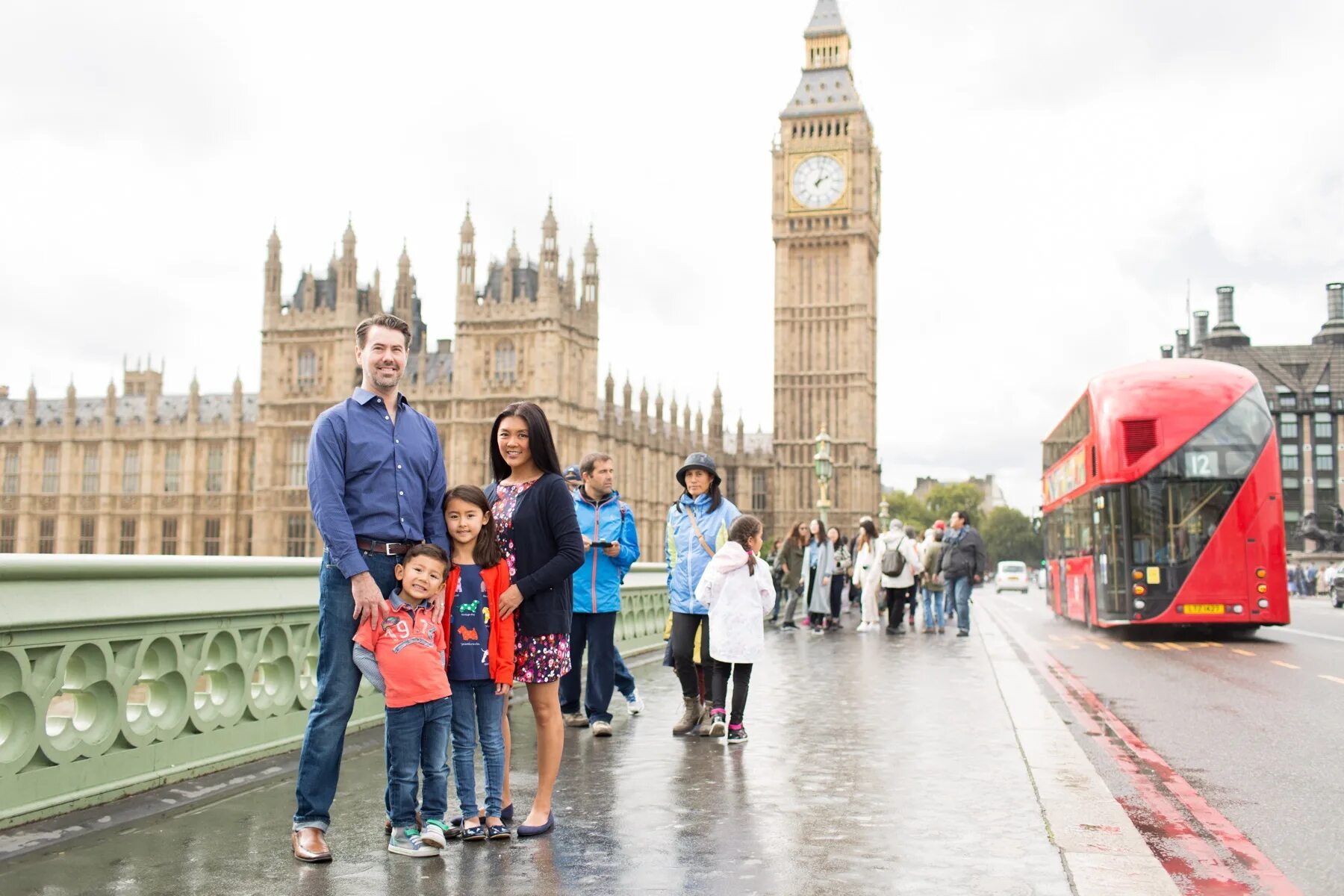 Traveling to uk. Лондон экскурсии. Путешествия. Лондон. Туристы в Великобритании.