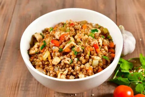 Перловая крупа с овощами